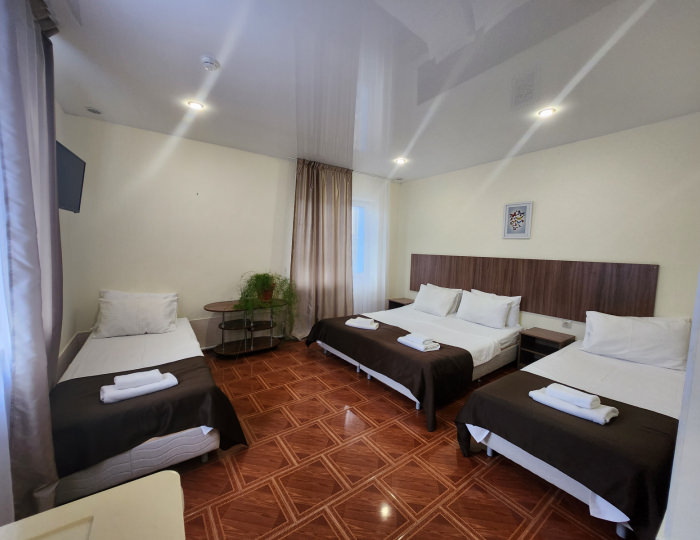 Номер 4-местный с балконом - Отель «Островок» Анапа