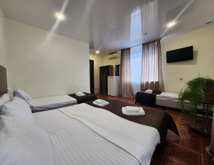 Номер 4-местный с балконом - Отель «Островок» Анапа